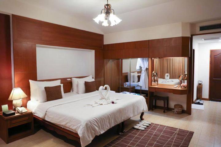 Country Lake View Hotel Suphan Buri Eksteriør bilde